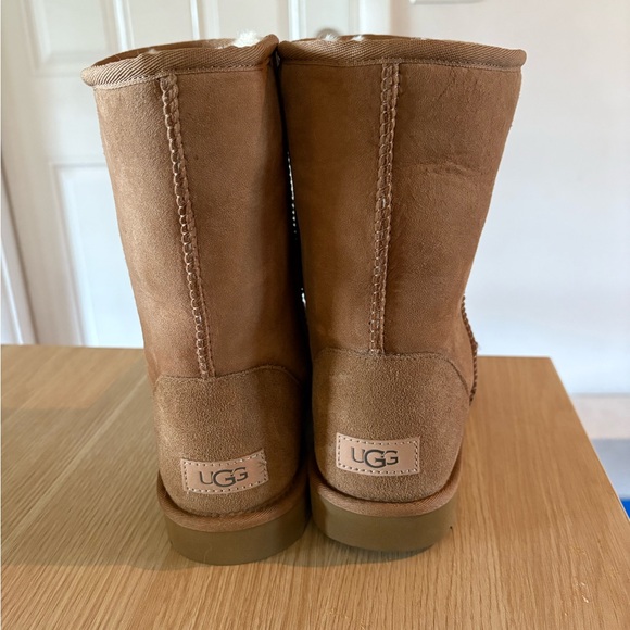 UGG chestnut boots - Picture 2 of 4